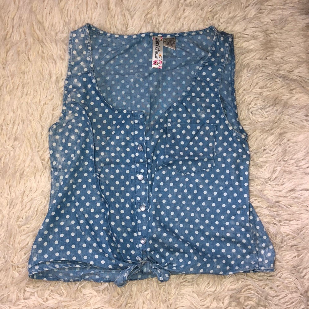 Polka dot front tie tank